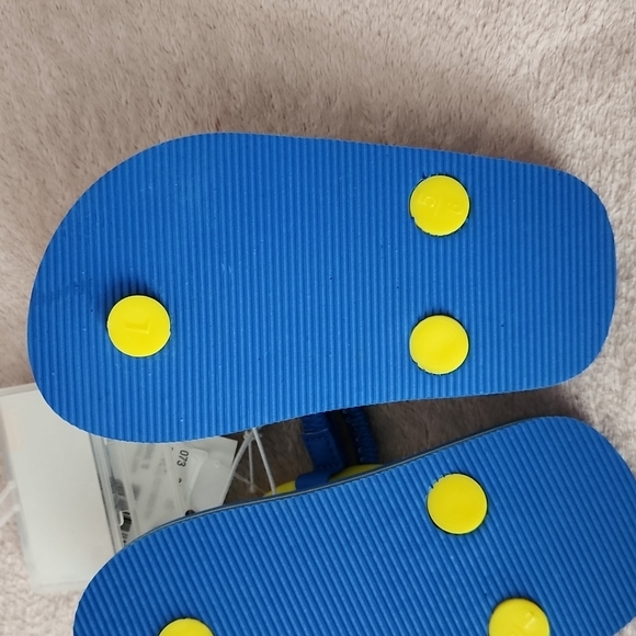 Toddler boy Baby Shark Flip Flops Brand New - Picture 9 of 10